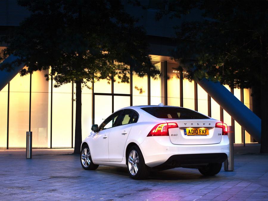  Volvo S60 D3 2010 года  (UK) (фото 4 из 27)
